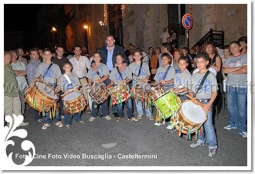 DSC_0049.JPG - Rullio di Tamburi in onore di San Calogero 2008